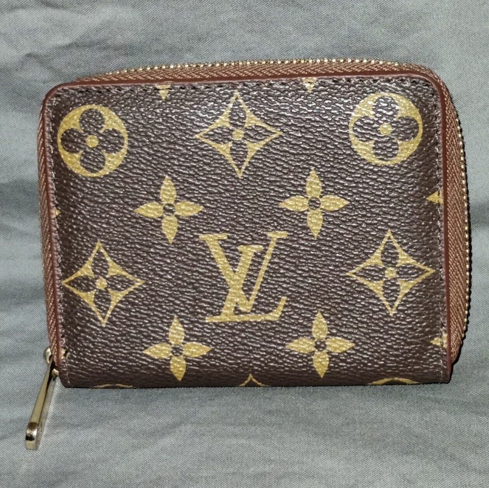 Cute & Fun Small Wallet (4"x3 5") In Excellent Condition ~ Fashion Wallet